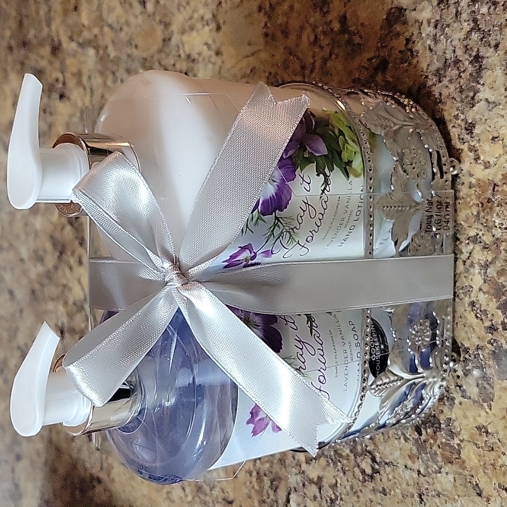 Lotion/hand wash gift set